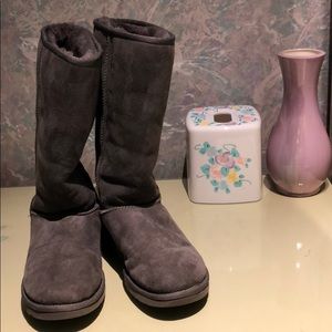 Size 9 Tall Gray Uggs